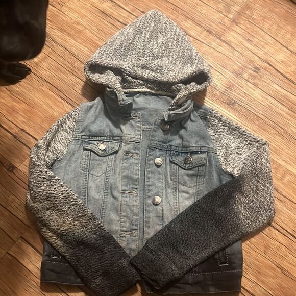 Size XS custom Upcycled Stevie Nicks Denim Jacket - Picture 4 of 5